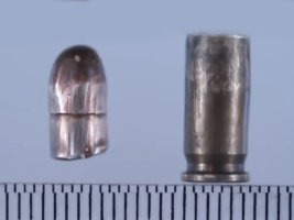 Proyectil y casquillo encontrados en el vehículo Proyectil y casquillo encontrados en el vehículo