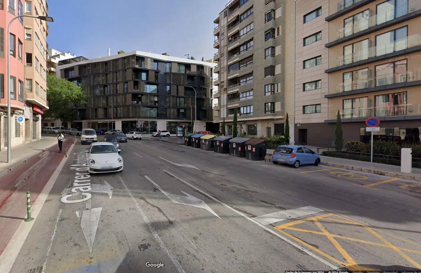 Las cámaras de seguridad de los comercios y establecimientos de la zona han sido cruciales para trazar la ruta que siguió la joven